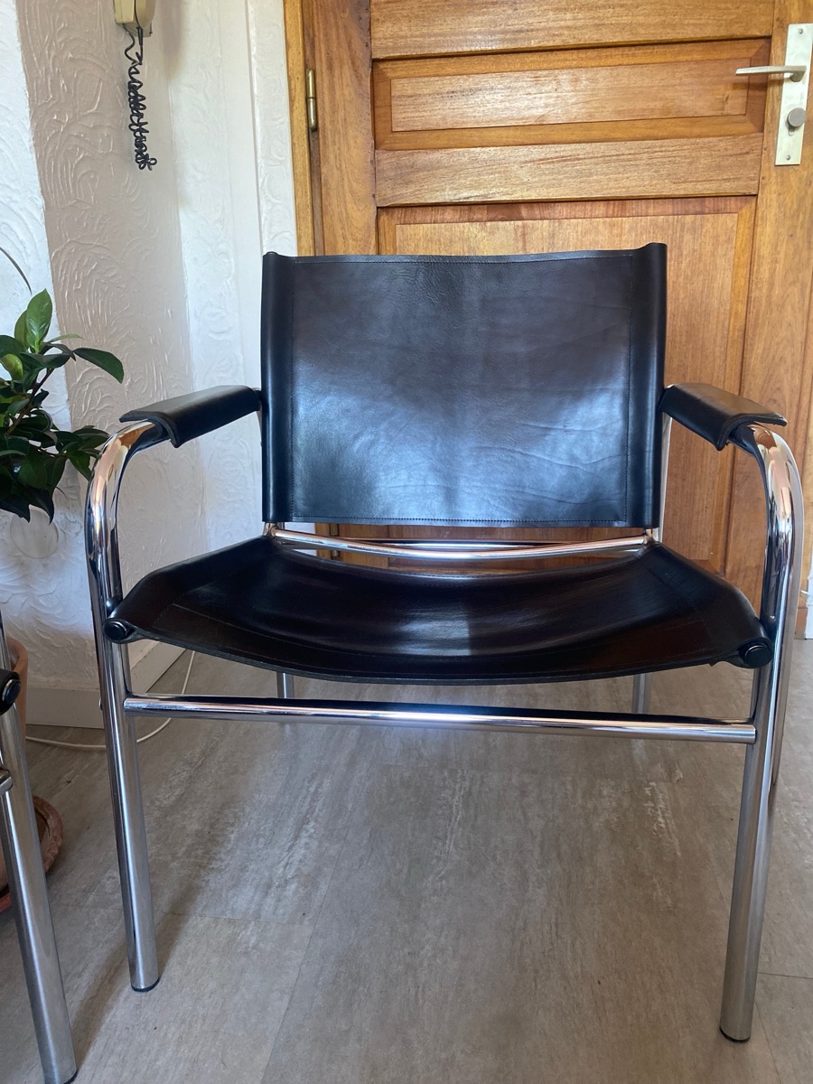 Chaise cuir après restauration